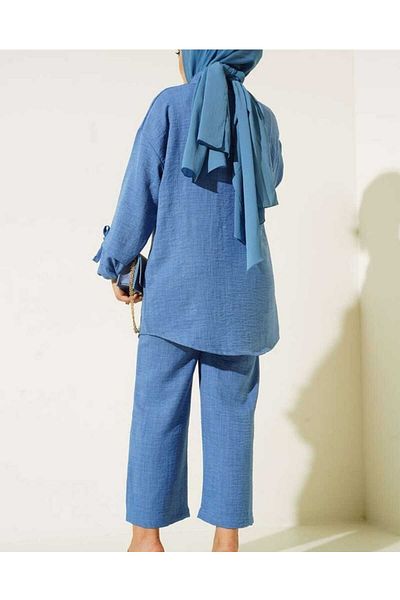 Tegoe Buttoned Two-shaped Suit with Wrist Laces