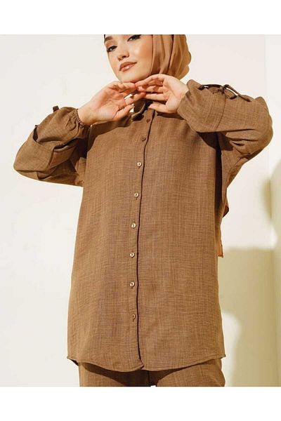 Tegoe Buttoned Two-shaped Suit with Wrist Laces