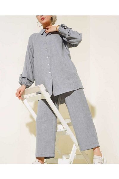 Tegoe Buttoned Two-shaped Suit with Wrist Laces