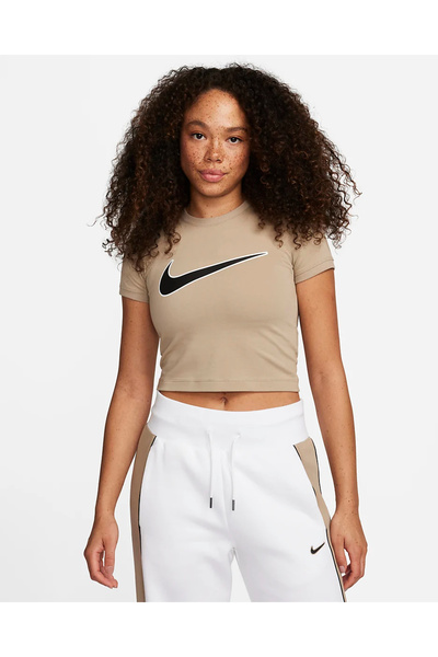 Nike Спортивний одяг Swoosh Graphic Cropped Short-Sleeve Krem Kadın Футболка