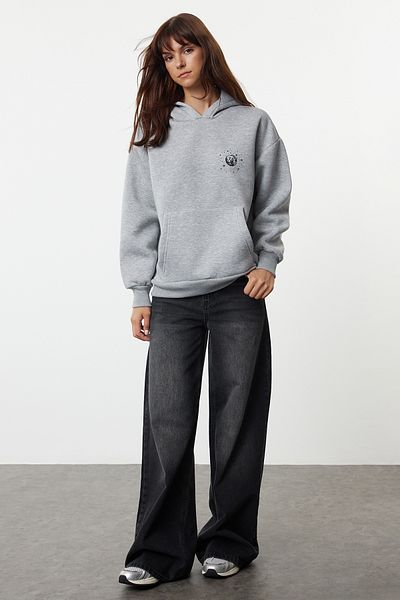 Trendyol Collection Oversize fleecová mikina s kapucí, šedá melanž - TWOAW25sw00136