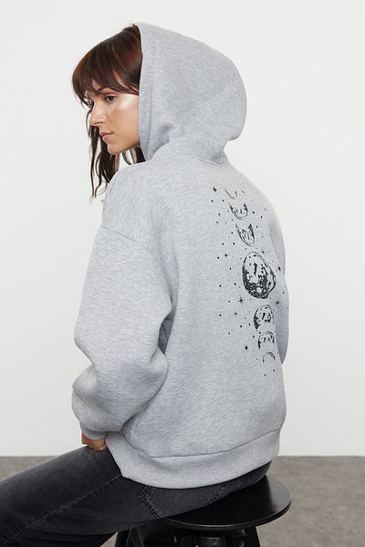 Trendyol Collection Oversize fleecová mikina s kapucí, šedá melanž - TWOAW25sw00136