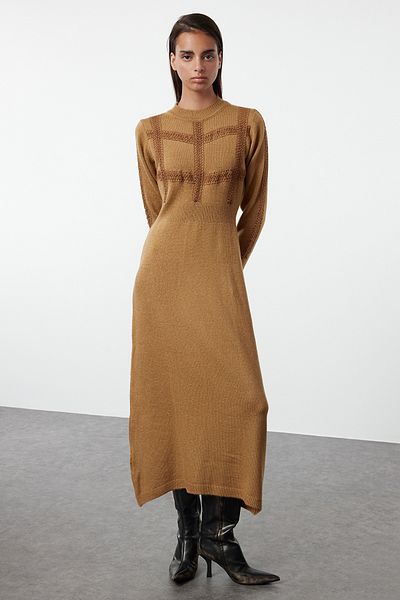 Trendyol Modest Πλεκτό φόρεμα μπεζ με απαλή υφή - Λεπτομέρεια δαντέλας, TCTAW25EB00015