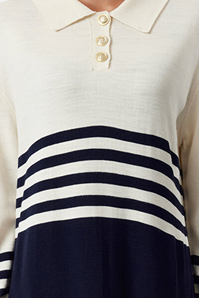 Trendyol Modest Πλεκτό φόρεμα με μπεζ κουμπιά Navy Blue Color Block TCTAW25EB00002