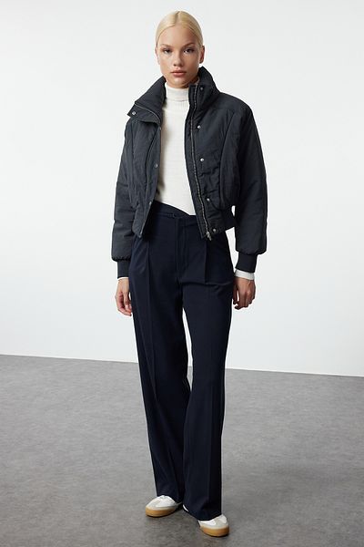 Trendyol Collection Voděodpudivý námořnicky modrý oversize prošívaný kabát – detailní žebrování, Twoaw25Mo00172
