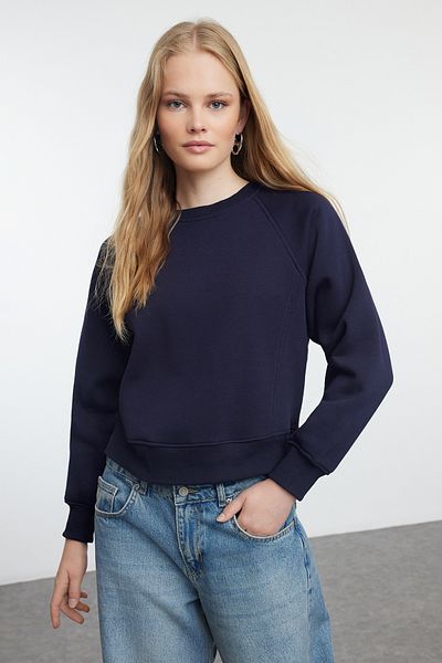 Trendyol Collection Тъмносин трикотажен суичър с кръгло деколте - рипсени детайли, нормална кройка TWOAW25sw00116