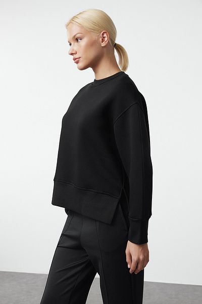 Trendyol Collection Черен суичър с кръгло деколте от полар - стандартна кройка TWOAW25SW00169
