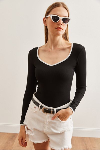 Olalook Černá elastická proužkovaná dámská halenka - límec Blz- 19002714