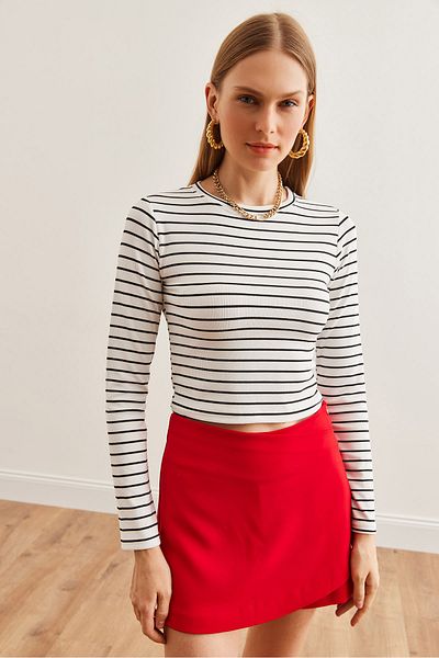 Olalook Bluză cu dungi albe Twist Crop - Decolteu crew BLZ- 19002705