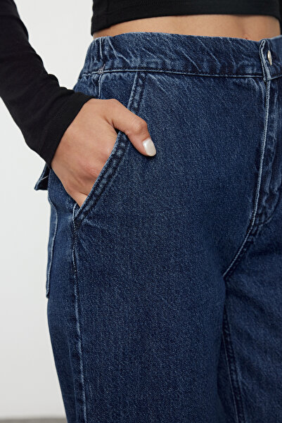 Trendyol Collection Tmavě modré rovné džíny s vysokým pasem - elastický pas Twoaw25je00118