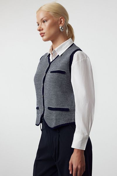 Trendyol Collection Sötétkék csíkos illeszkedő mellény - gombos, TWOAW25YE00026
