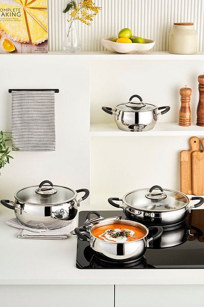 Karaca Oyster Induction Base 8 Piece Steel Cookware Set with Silicone Handles Black