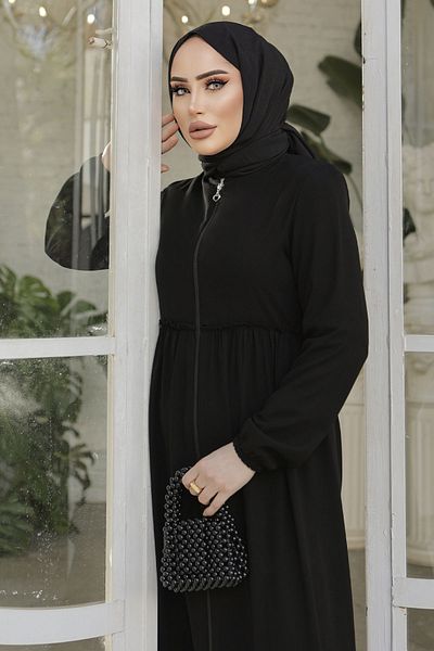 InStyle عباية بتفاصيل مجمعة وسحاب - أسود