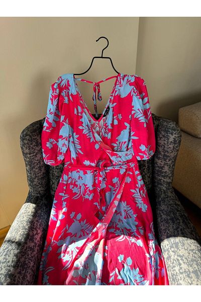 Natavan Rochie lungă, roz albastru, cu fantă cu imprimeu floral