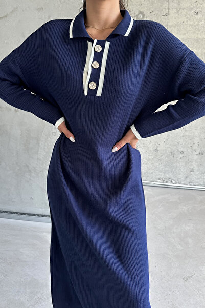 MODAGEN Sötétkék hidzsáb kötöttáru női ruha - gomb részletes