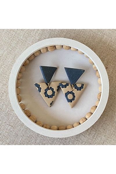 KARYA Flower Pattern V Earrings