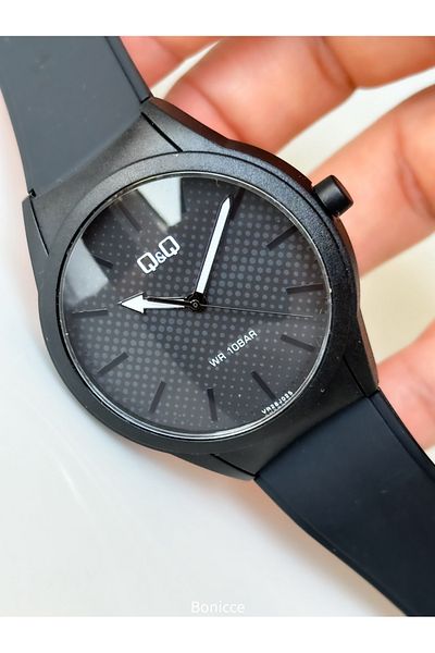 Q&Q Black Color, Silicone Cord, 10 Bar (SUITABLE FOR POOL, SEA USE) Men's Wristwatch with Bracelet Gift