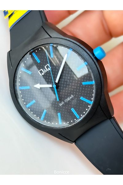 Q&Q Black Silicone Cord, 10 Bar Waterproof (SUITABLE FOR POOL, SEA USE) Men's Wristwatch