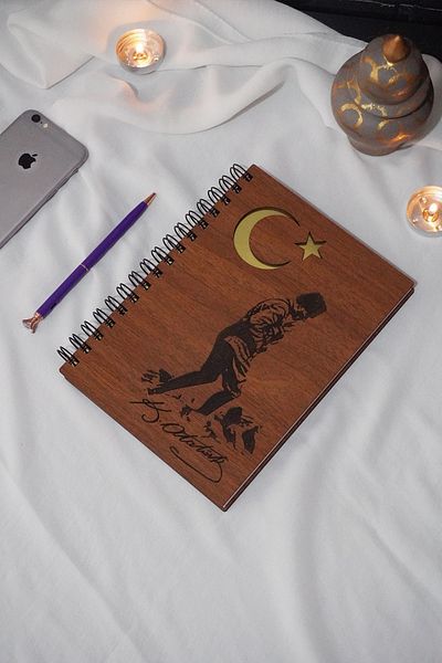 markcat Caiet de școală Mustafa Kemal Atatürk - Copertă din lemn, Utilizare zilnică, Necăptușit, Caiet A5