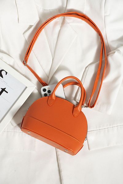 ESTUTE D model mini bottle crossbody box