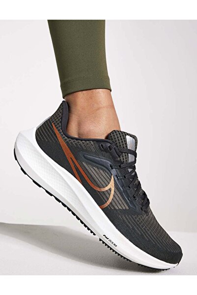 Nike Wmns Air Zoom Pegasus 39 Kadın Siyah Koşu Ayakkabısı DH4072-007