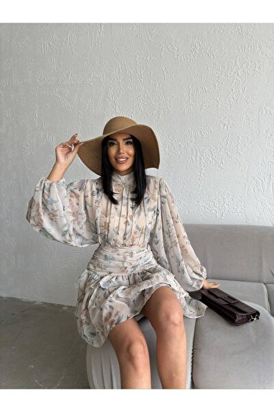 popibutik Dik Yakalı Drapeli Sırt Detaylı Çiçek Desenli Kahve Mini Şifon Elbise