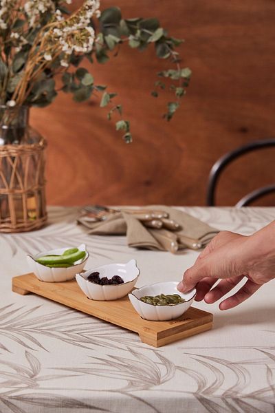 Karaca Sandal 3-Piece Snack Bowl and Bamboo Serving Pot