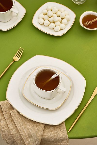 Karaca Nicola 32 Piece Elegance Bonnet Breakfast Set for 6 People - Gold
