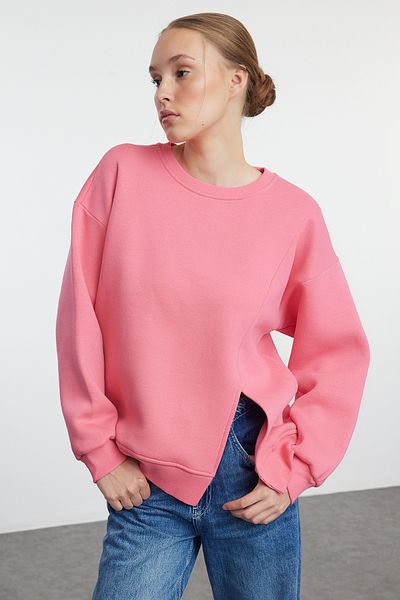 Trendyol Collection Oversize růžová pletená mikina – detail rozparku, široký střih TWOAW25SW00034