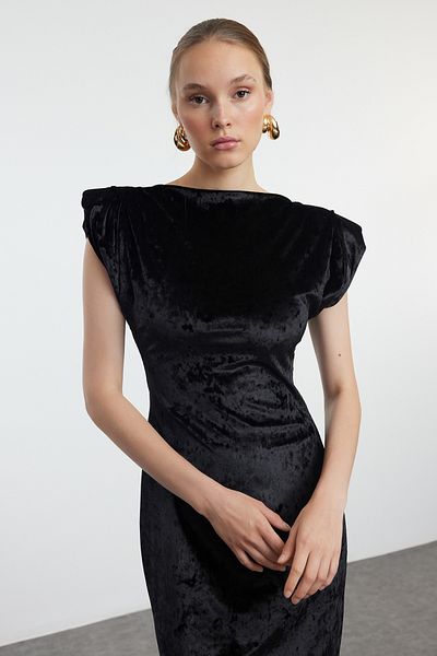 Trendyol Collection Stretchy Padded Black Maxi Velvet Bodycon Dress - Twoaw25el00116