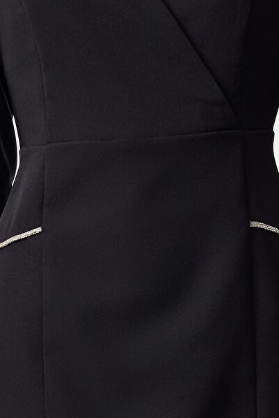Trendyol Collection Черна мини тъкана рокля с детайл от каменни ивици - прилягаща по тялото, Twoaw25el00184