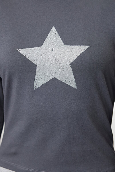 Trendyol Collection Elastická bavlněná halenka s výstřihem – antracitová TWOAW25BZ00106