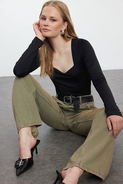 Trendyol Collection Dehnbarer, eckiger Kragen, schwarzer Strickbody - Langarm mit Druckknöpfen TWOAW25BD00018