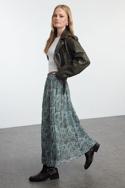 Trendyol Collection Redős vonalú midi szoknya - tarka, rugalmas derék, absztrakt mintás TWOAW25ET00047