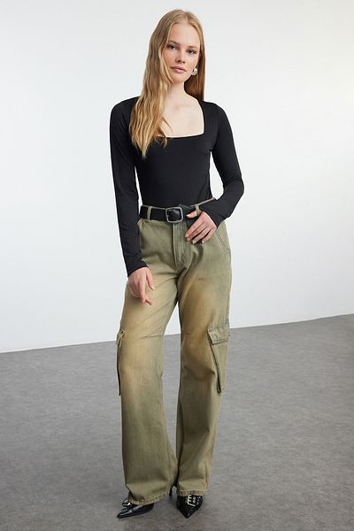 Trendyol Collection Dehnbarer, eckiger Kragen, schwarzer Strickbody - Langarm mit Druckknöpfen TWOAW25BD00018