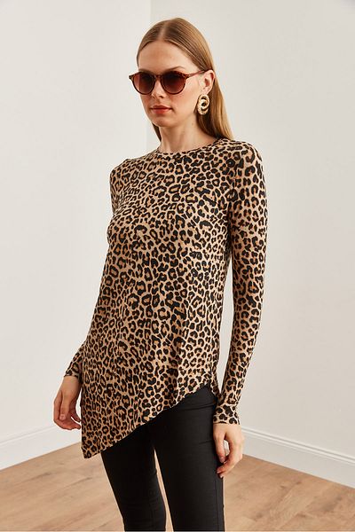Olalook Beige Viskose-Tunika mit Leopardenmuster – Asymmetrischer Rundhalsausschnitt TNK-19000097