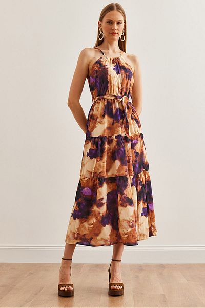 Olalook Lilafarbenes Viskosekleid mit Neckholderkragen und Gürtel im Batik-Stil - ELB- 19001548