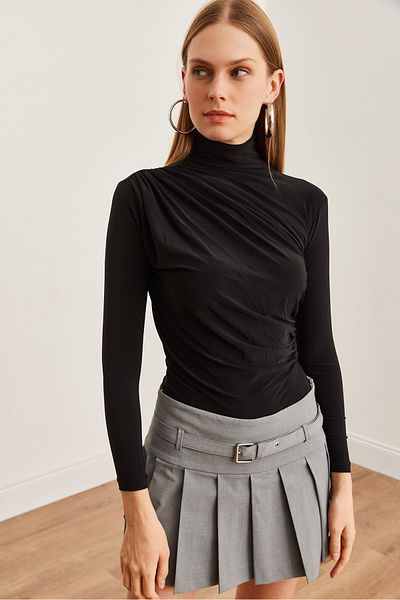 Olalook Μαύρη μπλούζα με ντραπέ - stylish and Flowy, Blz- 19002712