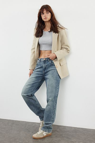 Trendyol Collection Blau – More Sustainable Vintage Straight Jeans, Pale Effect, normale Taille TWOAW25JE00076
