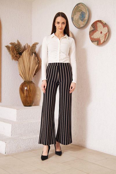 Darlin Moda Women's Black Striped Crepe Trousers Dm48325