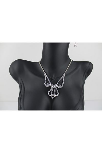 Zanora Farah Model Necklace and Earring Set