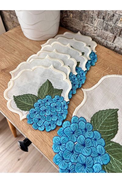 Nakışkonsept Hydrangea Patterned Runner and 6-piece Cocktail Napkin Set