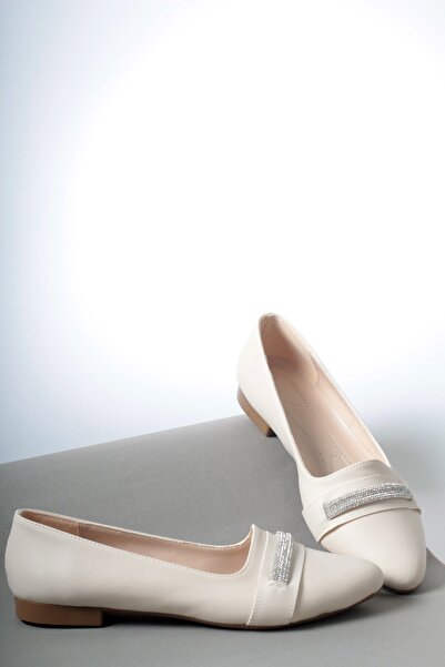 ayakkabiyolla Gümüş Zincir Detaylı Krem  Babet