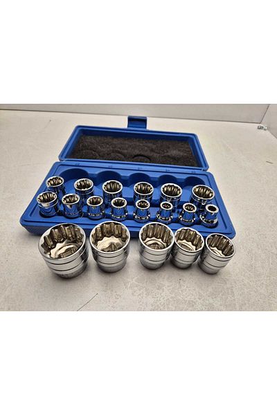 ÜLKÜ HIRDAVAT Star Patterned Socket Set