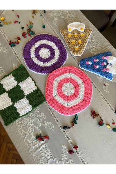 Dantelux Hep Trend Hand Knitted 5 Pieces Colorful Heart Square Round Mixed Fiber
