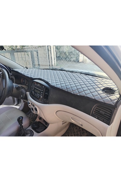 Hyundai Accent Era Kapitone Torpido Halısı Göğüs Örtüsü