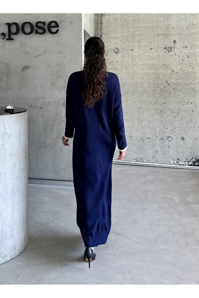 MODAGEN Sötétkék hidzsáb kötöttáru női ruha - gomb részletes