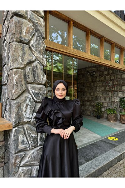 KADNER Milena Siyah Önü Fırfırlı Şanel Saten Kumaş Lüks Tesettür Abiye Elbise