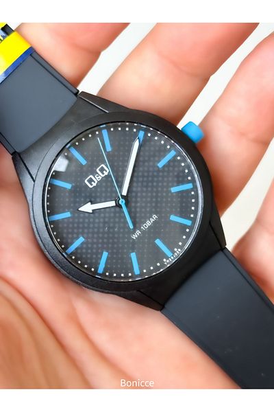 Q&Q Black Silicone Cord, 10 Bar Waterproof (SUITABLE FOR POOL, SEA USE) Men's Wristwatch