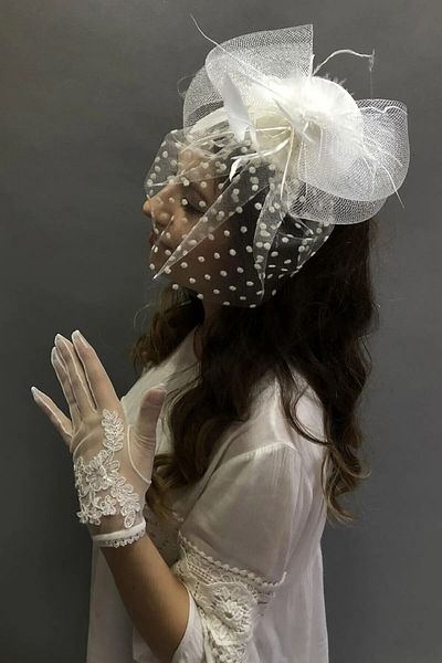 Limelia Bridal Short Lace Gloves and Voilet Cap
